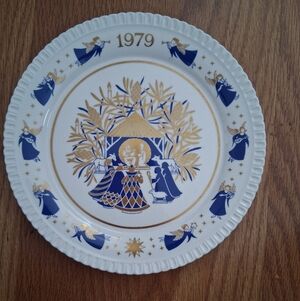 Spode Blue and Gold Decorative Christmas Plate